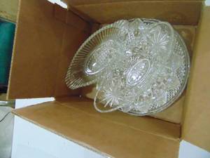 lot 3279 image: Candy Dishes and Glassware