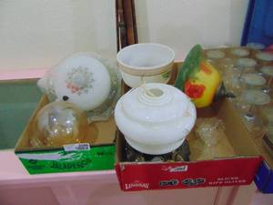 lot 3286 image: Miscellaneous Light Fixtures - and Shades