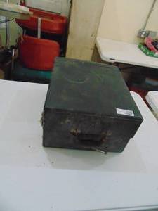 lot 3287 image: Victrola Style record player - untested -