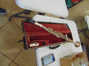 lot 3291 image: Vintage Clarinet in Case