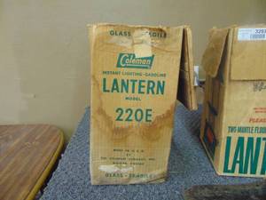 lot 3292 image: Coleman Model 220E Lantern In Box