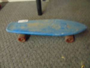 lot 3306 image: Vintag X-19 Skateboard