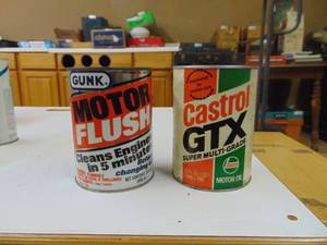 lot 3318 image: Composite Castrol Can and Metal Gunk Can - Both Full