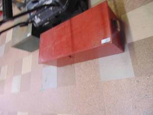 lot 3325 image: Metal Tool Box 14 x 34 x 12 deep