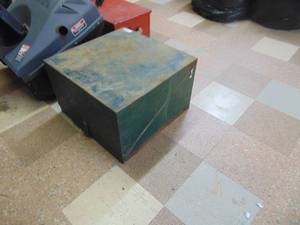 lot 3326 image: Metal Tool Box 22 x 22 x 14 deep