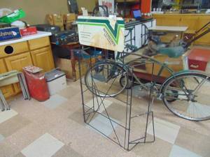 lot 3333 image: Interstate Batteries Display Rack