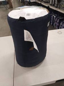 lot 2064 image: Suisse Sport West Fork Sleeping Bag