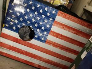 lot 2113 image: American Flag bean bag Toss