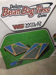 lot 2127 image: Deluxe Bean bag Toss