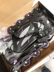 lot 2168 image: Chicago Skates