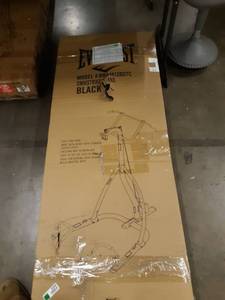 lot 2200 image: Everlast