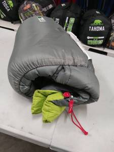 lot 2289 image: Coleman Sleeping Bag