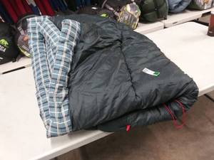 lot 2293 image: Coleman Sleeping Bag