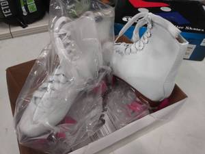 lot 2307 image: Chicago Skates Roller Blades