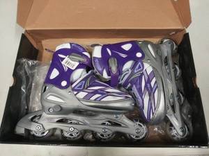 lot 2318 image: Chicago Skates Roller Blades