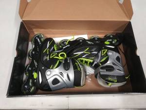 lot 2322 image: Chicago Skates Roller Blades