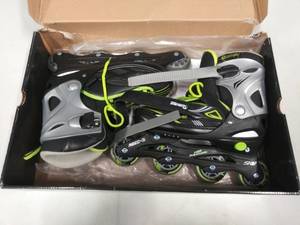 lot 2324 image: Chicago Skates Roller Blades