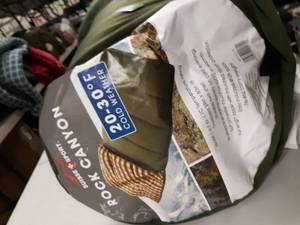 lot 2413 image: Suisse sport sleeping bag