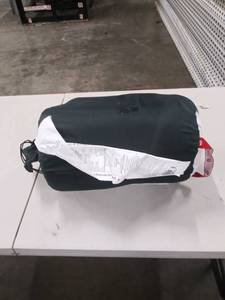 lot 2499 image: Coleman Poplar Sleeping Bag