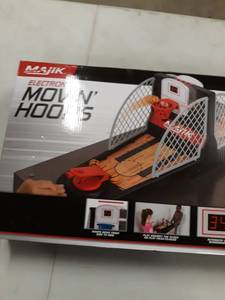 lot 2602 image: movin Hoops