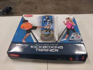lot 2622 image: Majik Martial Arts Kickboxing Trainer