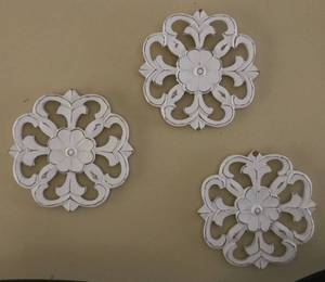 lot 2298 image: Set of 3--9 Country white wood medallions-Wall Decor