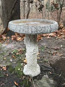 lot 2324 image: Concrete (2 piece) bird bath