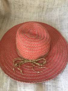 lot 2337 image: Great hat for summer or travel