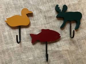 lot 2347 image: Wood Wildlife Wall Hooks