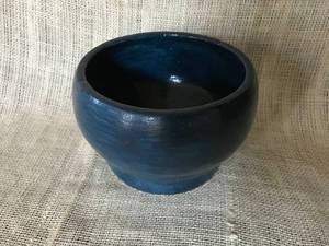 lot 2352 image: Handmade stoneware Bowl