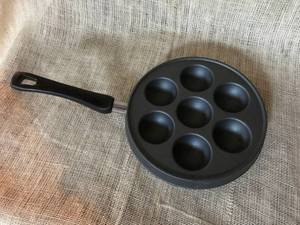 lot 2355 image: Ebelskiver Skillet