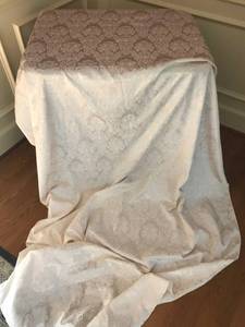 lot 2360 image: CreamIvory Damask Oval shaped Tablecloth