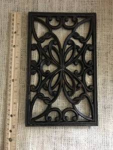 lot 2362 image: Cast Iron Trivet