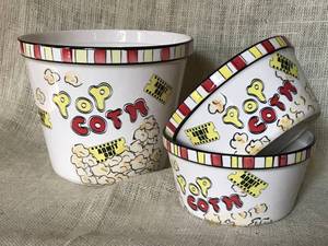 lot 2367 image: Ceramic Popcorn Bowls