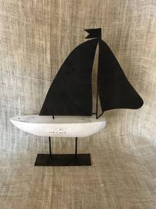 lot 2375 image: 17 Metal and Wood Sail Boat Decor