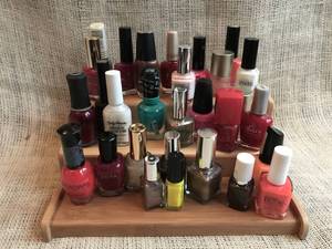 lot 2401 image: Assortment of Nail Polish