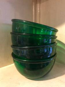 lot 2410 image: Set of green glass cereal bowls