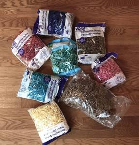 lot 2420 image: Bags of Decorative Shred--many colors