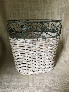 lot 2422 image: Wicker and wire garden Waste Basket