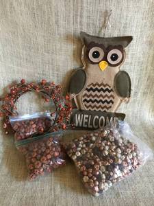 lot 2452 image: Hanging Burlap Owl-Welcome with assortment of miniature pumpkins (for decorcrafting)