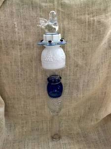 lot 2454 image: Upcycled glass yard artdecor