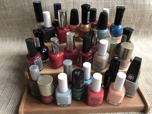 lot 2480 image: Assortment of Nail Polish