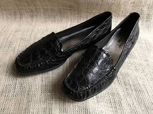 lot 2501 image: Black Slip On Shoes