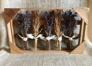 lot 2516 image: Dried Floral Bunches in wood crate