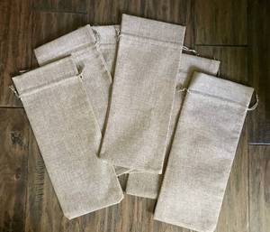 lot 2534 image: Burlap Wine Bags