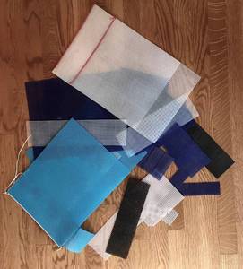 lot 2538 image: Assortment of plastic weaving sheets