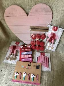 lot 2539 image: Wood Heart and assortment of clips