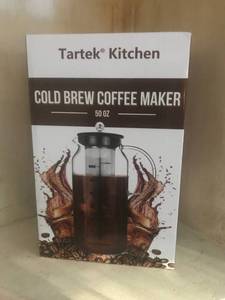 lot 2540 image: Cold Brew Coffee MakerGlass Teapot--New in box