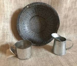 lot 2563 image: Rustic Farmhouse Metal Bowl, creamer and tin cup