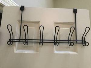 lot 2570 image: Over the door rack